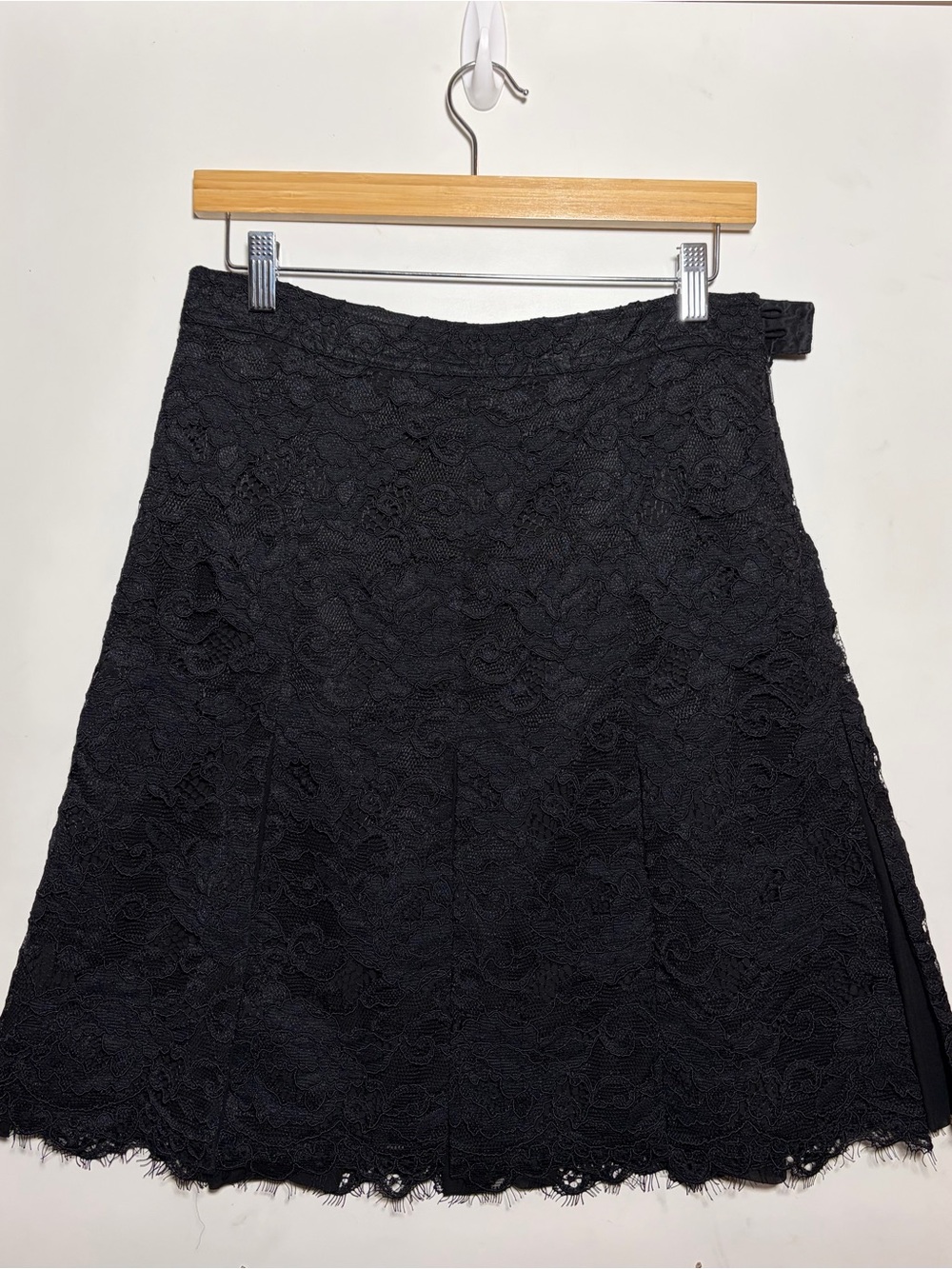 Tory Burch Black Lace Pleated A-Line Skirt Size 4 Scalloped Hem Old Money